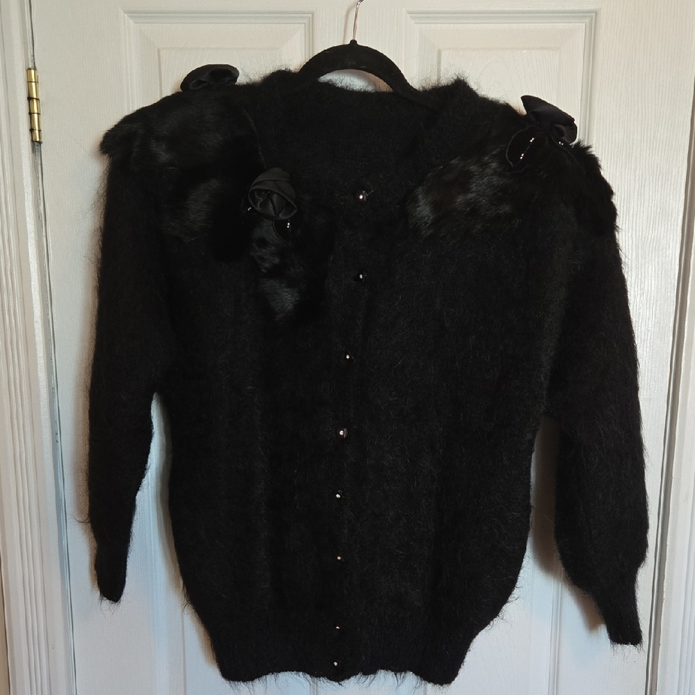 Chic Black Women's Cardigan with Fur Accents